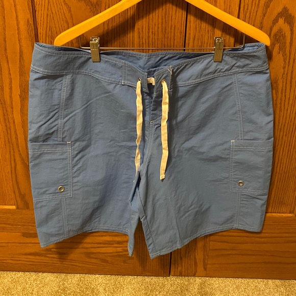 Tommy Bahama NWT blue XL board shorts - Picture 1 of 4